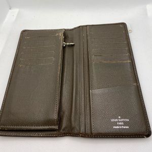 Louis Vuitton Women’s Long Wallet